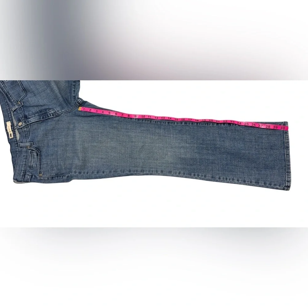 Levis flattering timeless